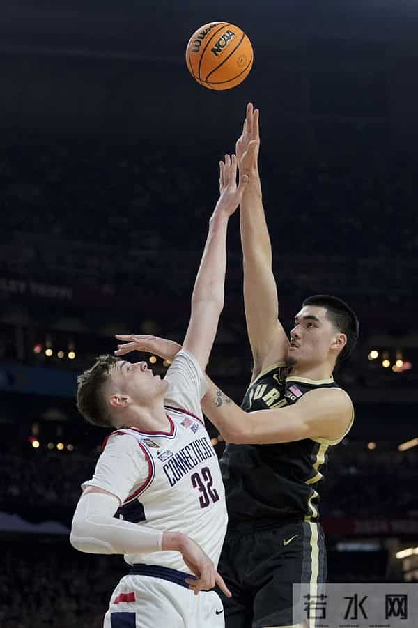 周志豪会是NBA下一个姚明吗