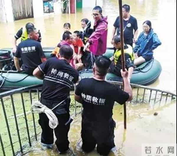 救援队救灾返程被卡收费近500元