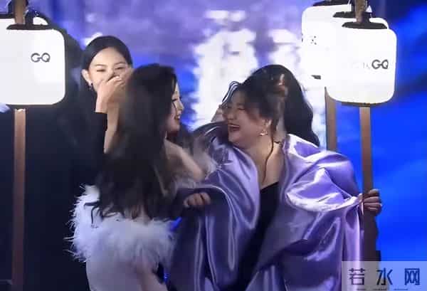 GQ的小船 网友直呼诡异又尴尬