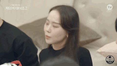 四川地震瞬间女幼师冲回屋救人