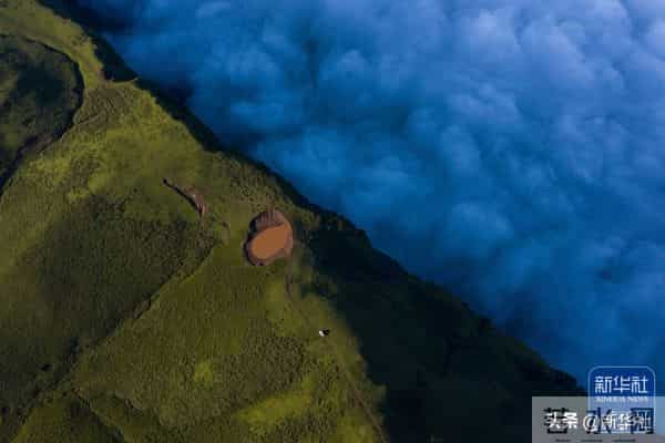 四川乐山大佛脚下河床裸露