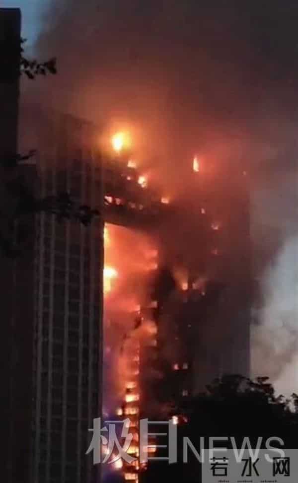 大连起火大厦人员撤离前惊险一幕