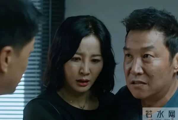 吴亦凡整容,被吴亦凡挤爆的热搜下,还藏着一个明星整容风波