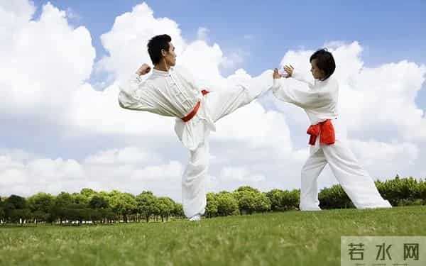 2011年黄历,洋媳妇嫁到中国，很不能理解：为什么中国结婚还要选日子？