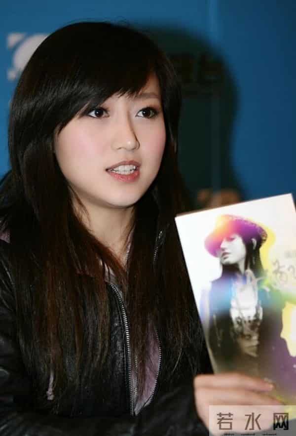 潘长江女儿潘阳追悼会,富豪石磊：潘长江是我岳父，不管潘阳红不红，她都是我的财政管家