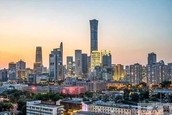 2011年黄历,洋媳妇嫁到中国，很不能理解：为什么中国结婚还要选日子？