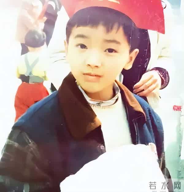 华晨宇透露妈妈因癌症去世,华晨宇妈妈周忆:儿子被骂很心痛,离世前最大心愿是儿子婚姻幸福