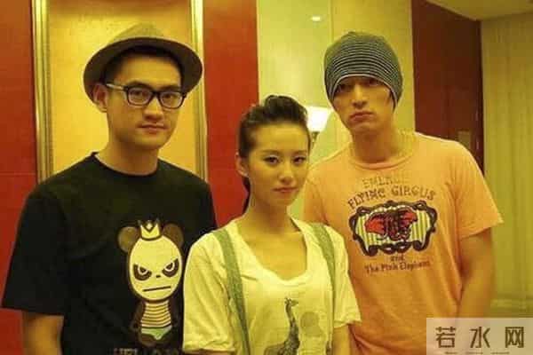 唐人三宝,永远的唐人三宝！刘诗诗袁弘为胡歌新片包场，杨幂则噤声