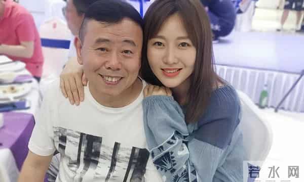 潘长江女儿潘阳追悼会,富豪石磊：潘长江是我岳父，不管潘阳红不红，她都是我的财政管家