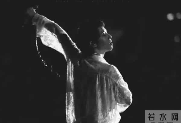 华晨宇透露妈妈因癌症去世,华晨宇妈妈周忆:儿子被骂很心痛,离世前最大心愿是儿子婚姻幸福