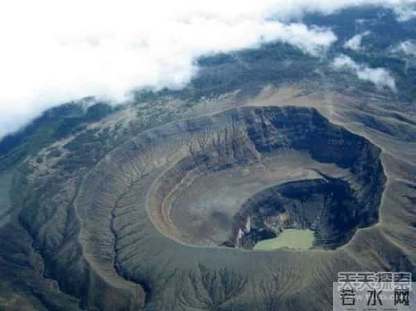 南非金伯利钻石矿坑,不想死就离远点!盘点全世界最诡异最恐怖的地坑