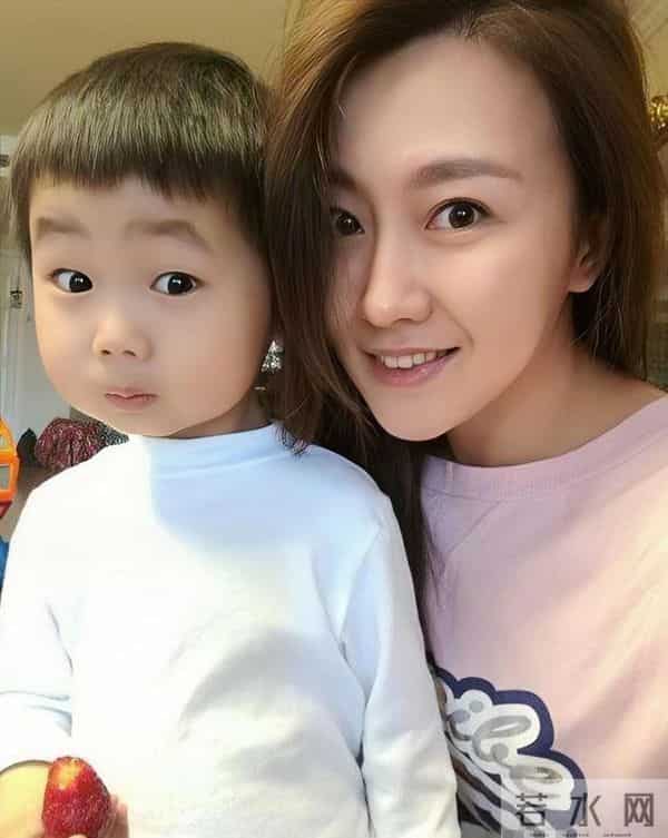 潘长江女儿潘阳追悼会,富豪石磊：潘长江是我岳父，不管潘阳红不红，她都是我的财政管家