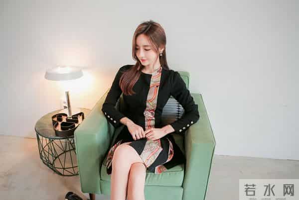 孙允珠-西亚简约风锁链流苏纯白外套