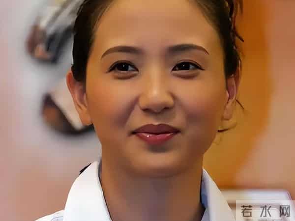 不拍吻戏、不嫁豪门,30岁自毁前程演妈妈,丈夫是她叛逆的后盾