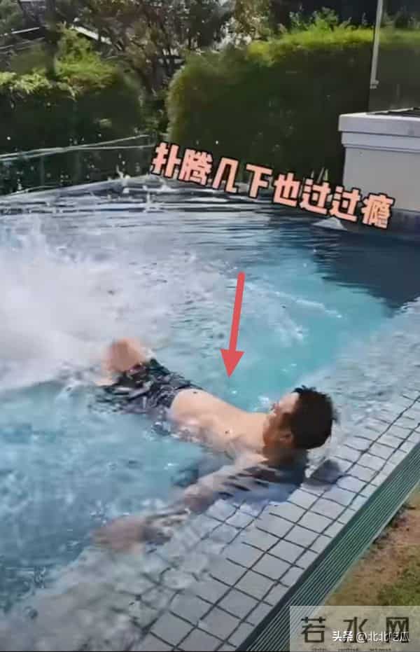 豁出去了!62岁李连杰首次光膀子出镜,坦言不认识那位朋友不炒作