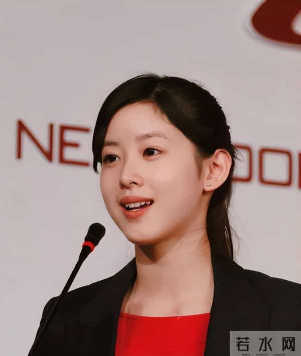 一天4瓜各个离谱!顶流婚变、王菲女儿被曝同居、王家卫又惹事了