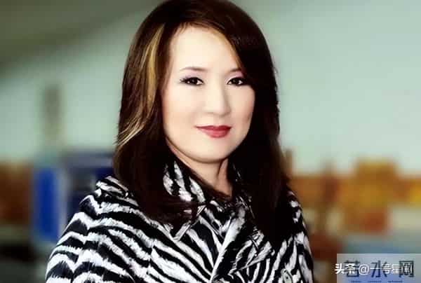 国内赚钱国外花,被"玩腻"后回国捞金的郑绪岚,终究遭到了"反噬"