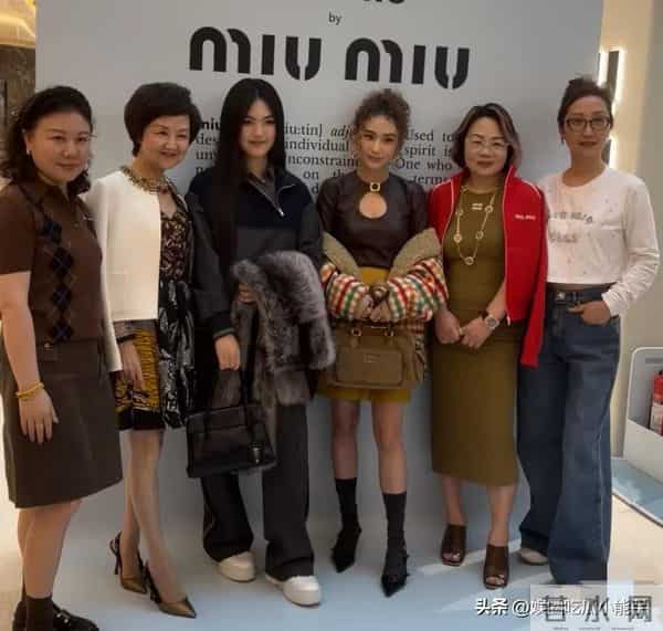 王诗龄何超莲现身miumiu活动,没想到王诗龄瘦了气质竟不输何超莲