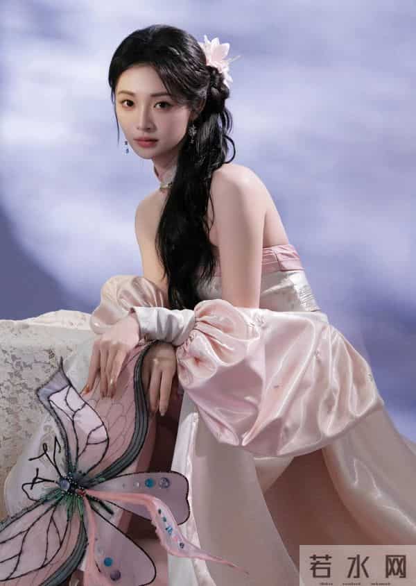 周洁琼 抹胸旗袍