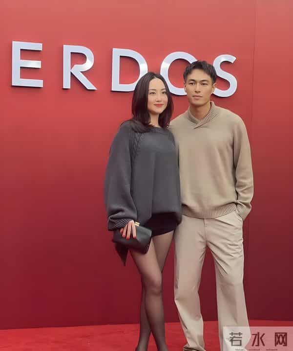 杨佑宁媳妇身材简直堪比梦露啊,肉肉的性感又火辣 看得人目不转睛