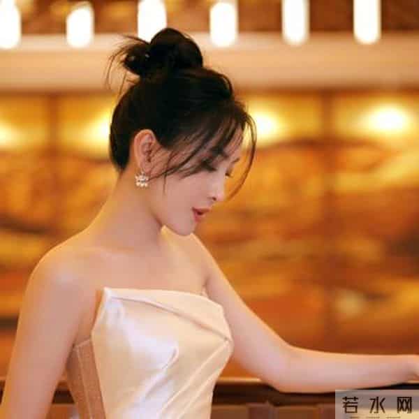 马苏——娇艳欲滴,饱满酥胸,白皙圆润,宛如仙女坠入凡间