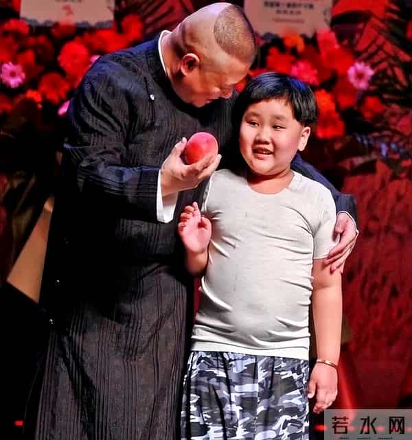 藏在郭德纲身后的神秘继承人！7岁郭汾瑒一句话震动整个相声界