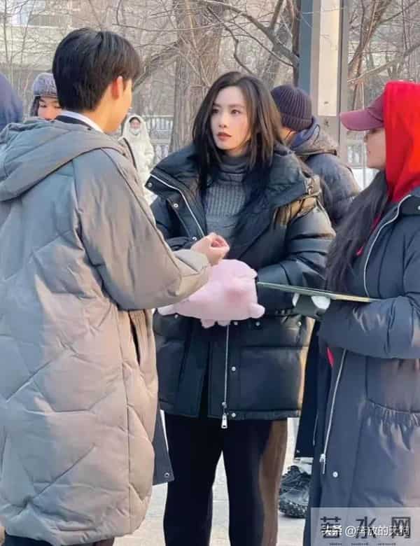 37岁的刘诗诗现身哈尔滨,路人镜头下这也太美了吧!