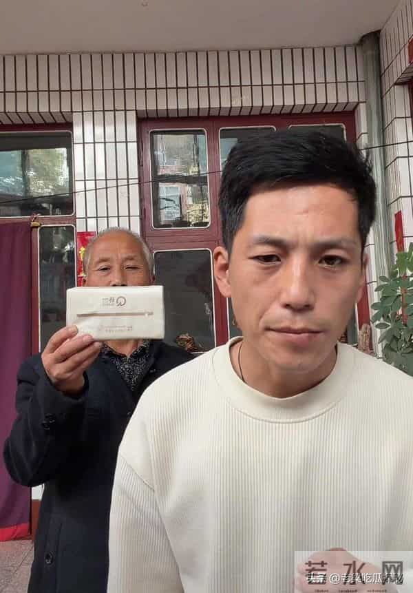 皮衣哥带娃回国,超群被骂忘恩,安娜事件背后没人说真话