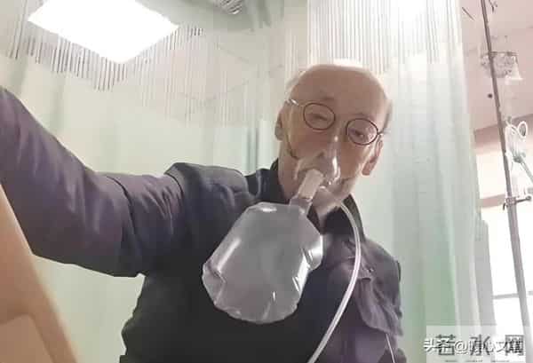 “喜剧王”冯淬帆离世:一生无儿无女,床头常年放着汪明荃剧照