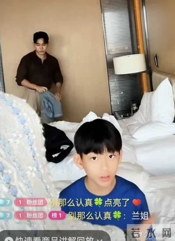 汪小菲儿子正脸曝光,与汪小菲如出一辙,张兰与孙儿同游乐开花