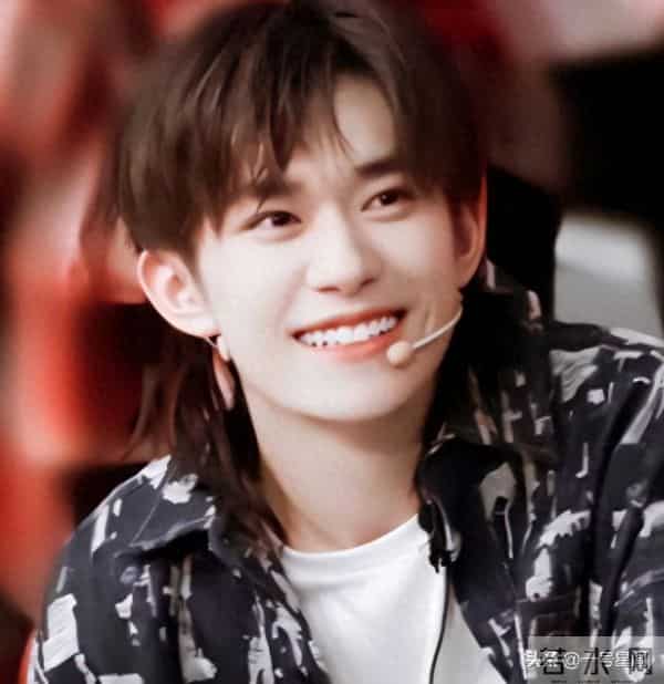 钱赚够了不装了?被曝"丑闻"的易烊千玺,揭开了内娱"恶俗"的一面