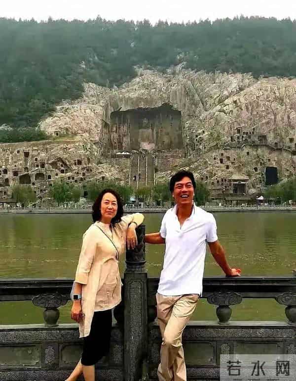 娶了著名女演员37年，生下2个漂亮女儿，如今61岁活成人生赢家