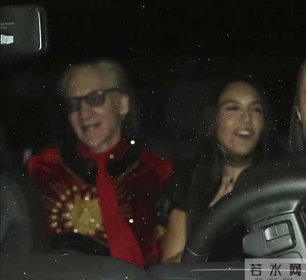 69岁Bill Maher与31岁Noor Alfallah再被拍同场,旧情传闻再起