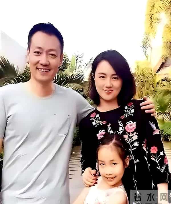 泪目!朱媛媛片场晕倒真相曝光,背后细节太揪心