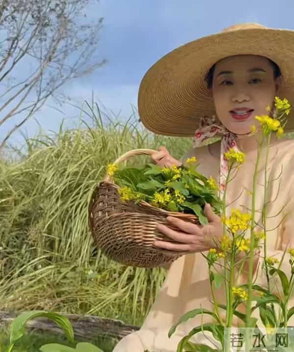 林依轮大儿子26岁生日!三代同堂非常温馨, 87岁老母亲已坐轮椅