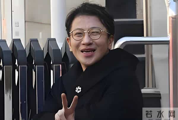 抗癌成功仅1年,49岁刘谦高调官宣喜讯,董卿的话,终于有人信了