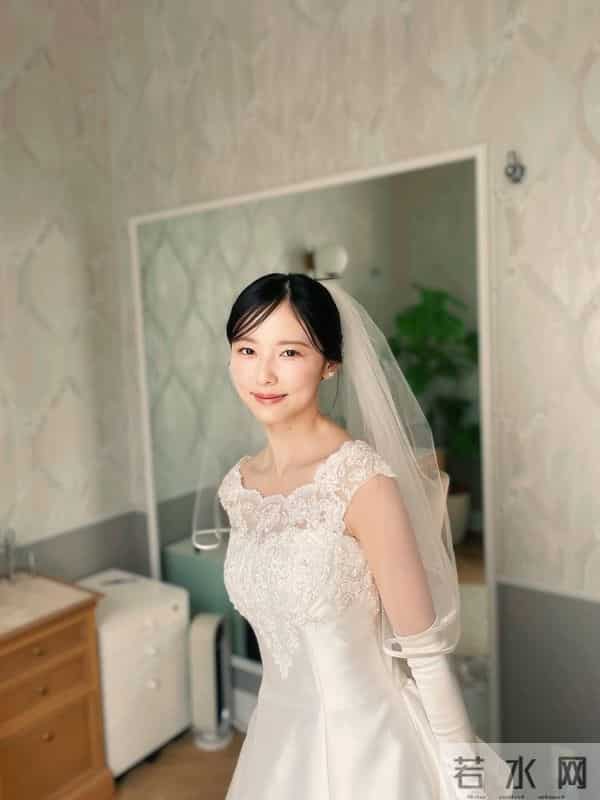 《寂静岭f》女主演员穿上婚纱 非常美丽惊艳
