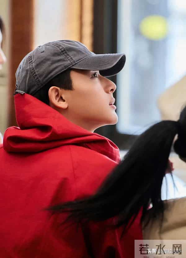 花少7中的张晚意太暖了,默默做事,还会贴心给李沁准备礼物