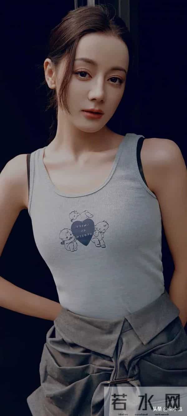 迪丽热巴|泳装照也太惊艳了