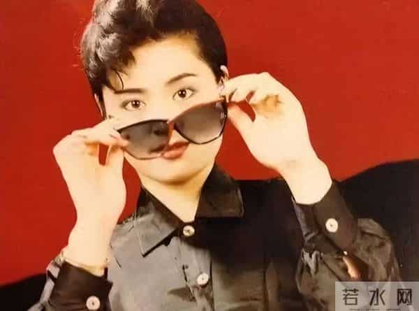 打败韦唯毛阿敏,却被亲弟打到脑震荡,沦为保姆的金炜玲现状如何