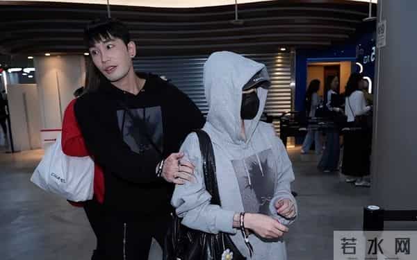 大S离世9个月后，小S现身权志龙演唱会，悬着的心终于放下了