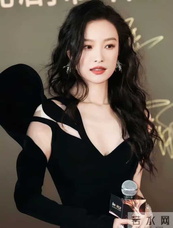 王家卫爆倪小姐有后台,倪妮不告蛐蛐导演王家卫秦雯,反倒告网友