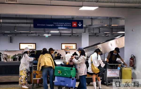 花少7中的张晚意太暖了,默默做事,还会贴心给李沁准备礼物