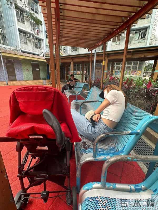 黎宽怡31岁生日无预警宣布做妈妈，抱宝宝真相出乎意料