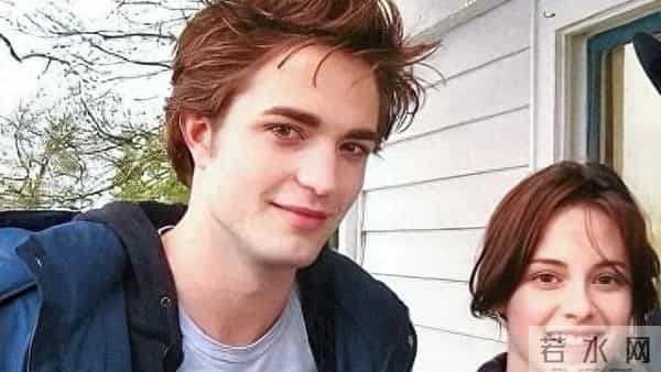 罗伯特和灵魂伴侣结婚生娃,恩爱生活打破暮光CP幻想,太割裂了