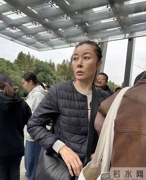 终于见到本尊了,什么情况?怎么沧桑成这样了?真的有点认不出来