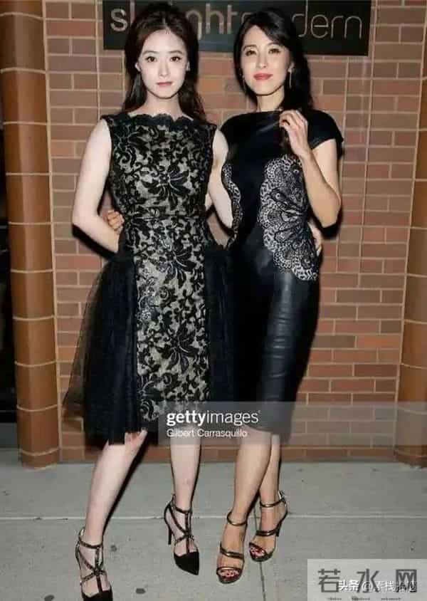 再看蒋欣曾黎12年前合影,才懂什么是“漂亮”与“绝色”的区别
