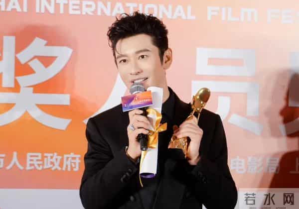 离婚3年,再看黄晓明和杨颖,一个身价过亿,一个证实杨幂没说错