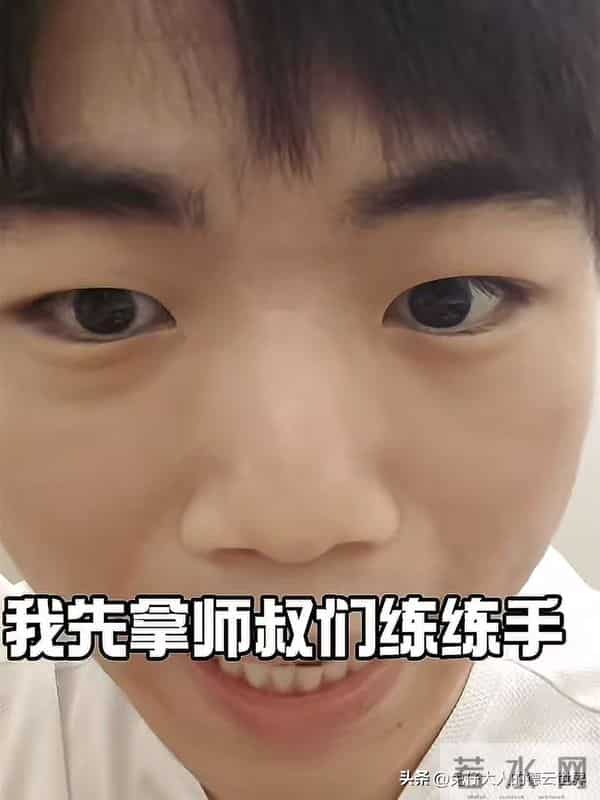 孟鹤堂徒弟爆后台趣事,占便宜、挣钱两不误,师叔倒成了冤大头