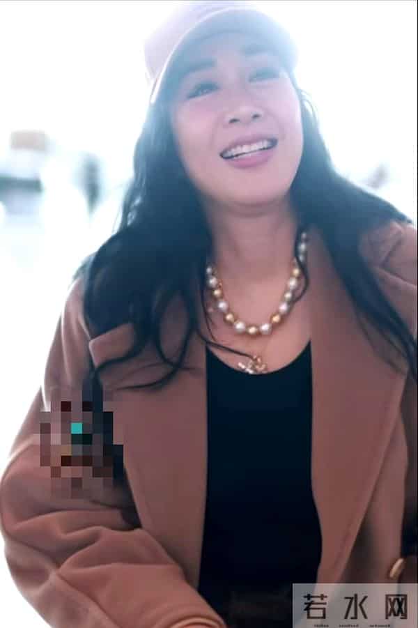 钟丽缇没想到,与张伦硕恩爱9年,也逃不过“姐弟恋”的残酷现实